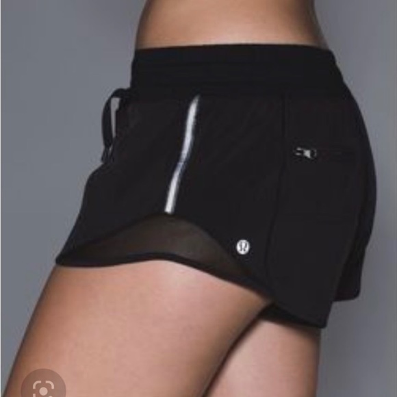 lululemon athletica Pants - Lululemon" hotty hots short black-Size (4) Good Condition
